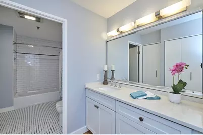 33 Sleeper Street #603, Boston, MA 02210 - Photo 7
