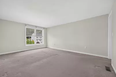 199 Heathrow, Manchester, NH 03104 - Photo 19