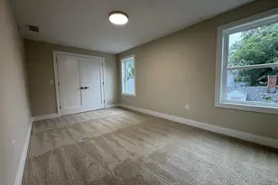 562 Gorham St, Lowell, MA 01852 - Photo 23