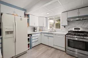 25 Ledge St, Melrose, MA 02176 - Photo 13
