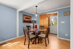 25 Ledge St, Melrose, MA 02176 - Photo 3
