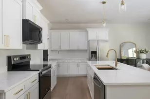 86 High St, Carver, MA 02330 - Photo 9