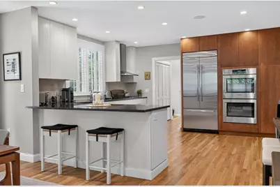 16 York Ter, Brookline, MA 02446 - Photo 9