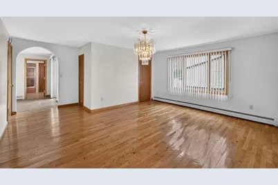 31 Oregon St, Fall River, MA 02720 - Photo 5
