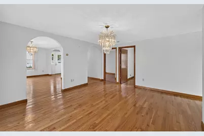 31 Oregon St, Fall River, MA 02720 - Photo 7