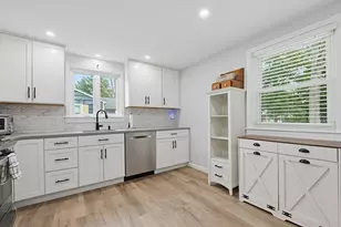 54 Crescent Ave, North Attleboro, MA 02760 - Photo 9