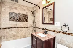 7 Hilltop, Watertown, MA 02472 - Photo 11