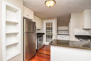 7 Hilltop, Watertown, MA 02472 - Photo 5