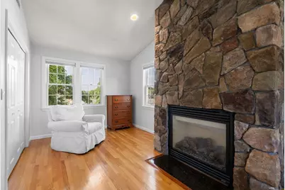 32 Grosvenor Rd, Waltham, MA 02453 - Photo 19