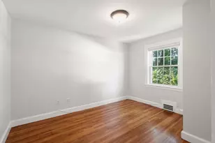 32 Grosvenor Rd, Waltham, MA 02453 - Photo 13