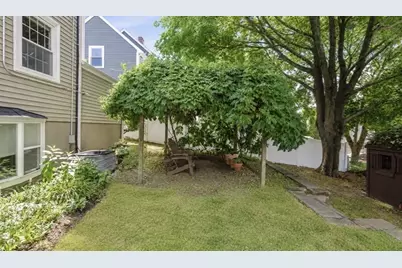 32 Grosvenor Rd, Waltham, MA 02453 - Photo 33