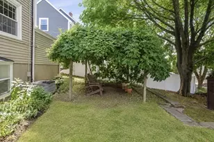 32 Grosvenor Rd, Waltham, MA 02453 - Photo 33