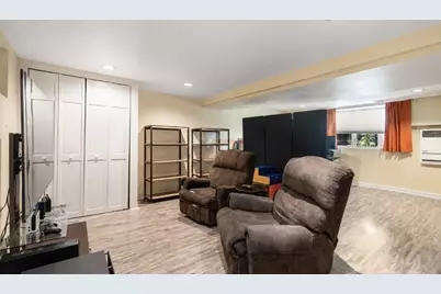 32 Grosvenor Rd, Waltham, MA 02453 - Photo 25