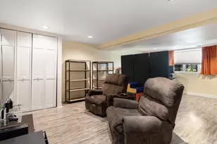 32 Grosvenor Rd, Waltham, MA 02453 - Photo 25