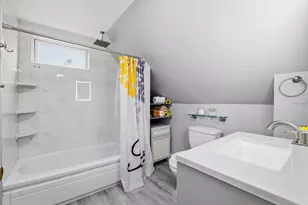 30 Woodlawn St, Everett, MA 02149 - Photo 9
