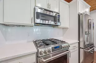 192 Raymond St, Cambridge, MA 02140 - Photo 7