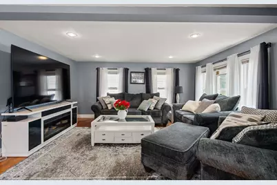 19 Elsie St, Everett, MA 02149 - Photo 3