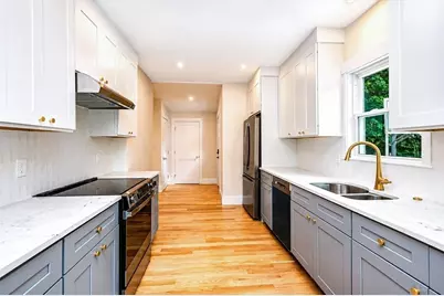 43 Taft Ave, Newton, MA 02465 - Photo 9