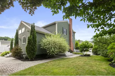 4 Raymond Cir, Peabody, MA 01960 - Photo 3