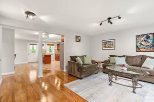 104 Crescent, Waltham, MA 02453 - Photo 5