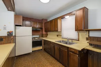 4 L St, Lowell, MA 01850 - Photo 7