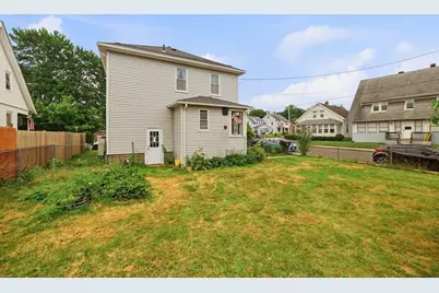 39 Claremont Ave, Holyoke, MA 01040 - Photo 23