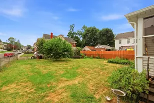 39 Claremont Ave, Holyoke, MA 01040 - Photo 21