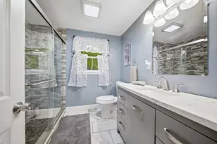 1582 Varnum Ave, Lowell, MA 01854 - Photo 19