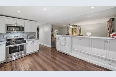1582 Varnum Ave, Lowell, MA 01854 - Photo 15