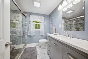 1582 Varnum Ave, Lowell, MA 01854 - Photo 19