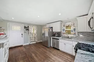 1582 Varnum Ave, Lowell, MA 01854 - Photo 13