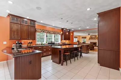 18 Lawrence St, Pepperell, MA 01463 - Photo 9