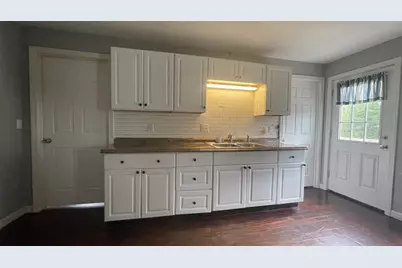 588 Hartford Ave W #2, Uxbridge, MA 01569 - Photo 7