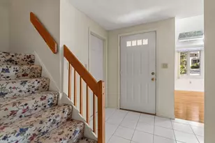 213 Brickett Hill Cir, Haverhill, MA 01830 - Photo 5