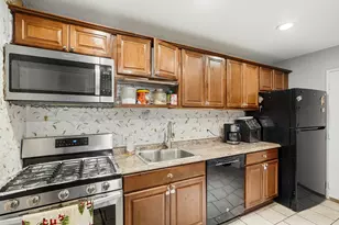 37 Hosmer St, Marlborough, MA 01752 - Photo 5