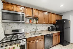 37 Hosmer St, Marlborough, MA 01752 - Photo 5