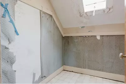 194 Coffin Ave, New Bedford, MA 02746 - Photo 15
