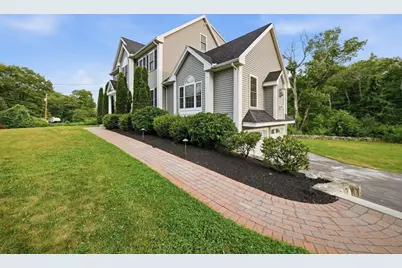 1055 Salem Street, North Andover, MA 01845 - Photo 3