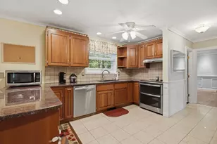 73 West St, Pepperell, MA 01463 - Photo 11