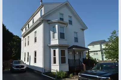 14 Roundy St #1, Beverly, MA 01915 - Photo 1