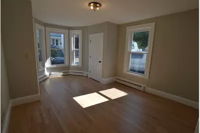 14 Roundy St #1, Beverly, MA 01915 - Photo 3