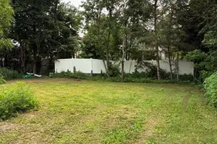303 Chapman, Greenfield, MA 01301 - Photo 5