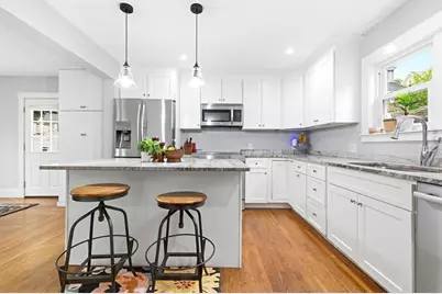 7 Harvard St, Melrose, MA 02176 - Photo 3