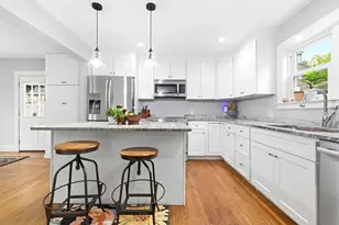 7 Harvard St, Melrose, MA 02176 - Photo 3