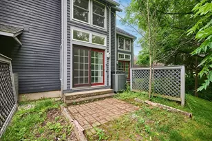 51 Amity Pl, Amherst, MA 01002 - Photo 27