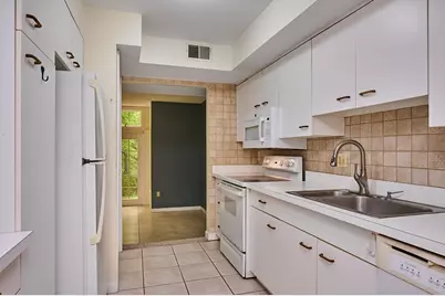 51 Amity Pl #51, Amherst, MA 01002 - Photo 7