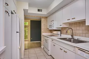 51 Amity Pl, Amherst, MA 01002 - Photo 7