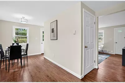 31 Kellogg Ave, Agawam, MA 01030 - Photo 9