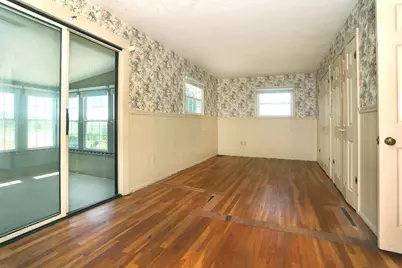 33 Johnson St, Newburyport, MA 01950 - Photo 11