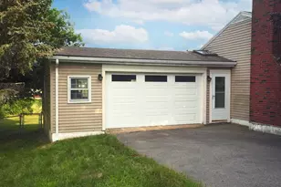 33 Johnson St, Newburyport, MA 01950 - Photo 3